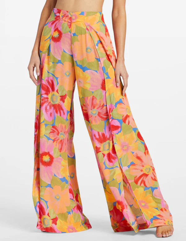 Bloemenbroek met uitlopende details